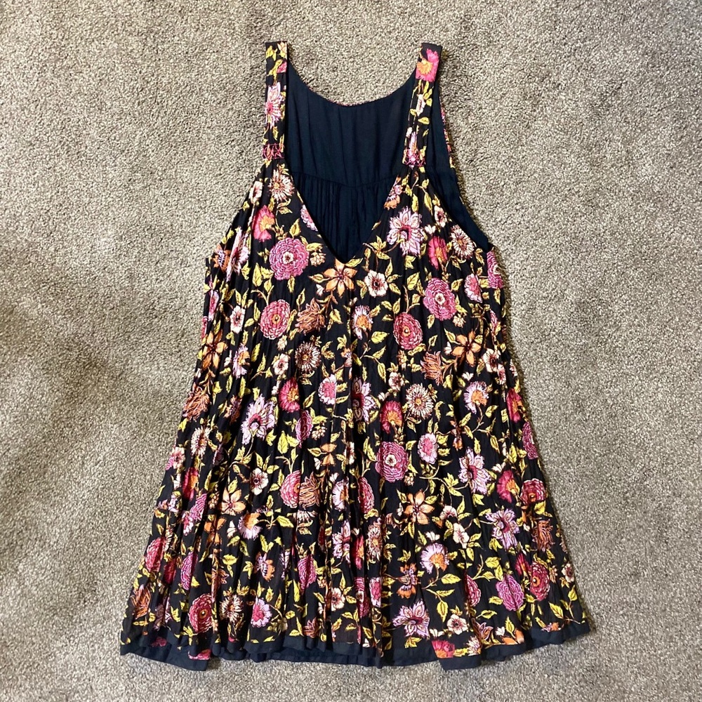 Offers are Welcomed! Free People dress- floral, flowy dress size xs. - Picture 9 of 10